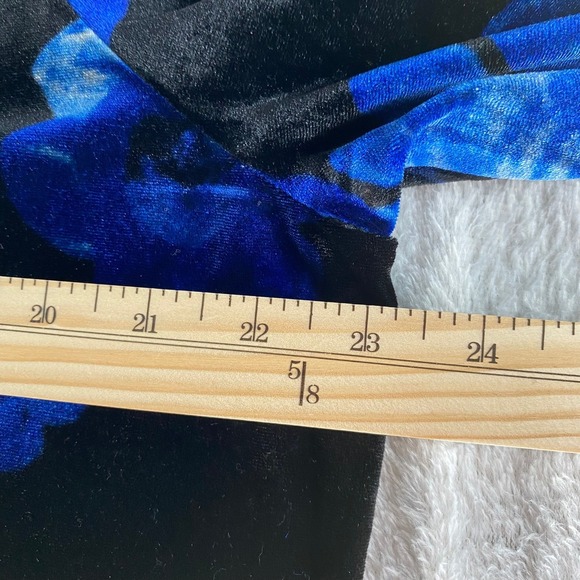 Chico's Boho Whimsigoth Dark Floral Velvet Top Women XL Dark Blue Puff Sleeve - Picture 7 of 9